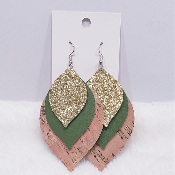 Earrings - Picture 2 of 3